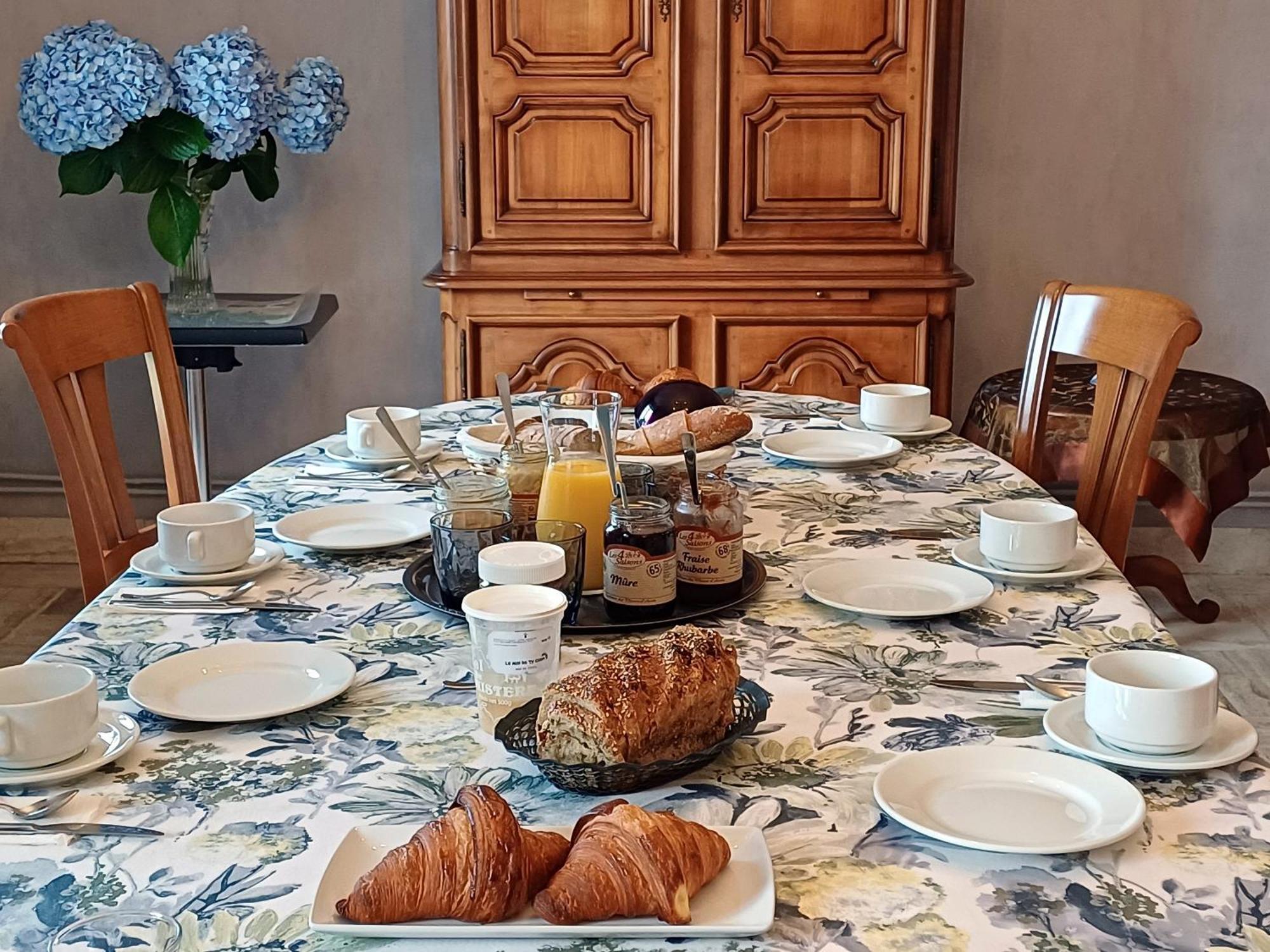 Au Calme A 10Mn Des Baies De Douarnenez Et Audierne Avec Cuisine A Disposition Mahalon Exteriér fotografie
